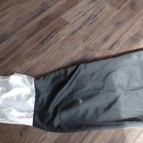 Beautiful Elegant Black & White Prom Dress Size Four - Picture 3 of 8